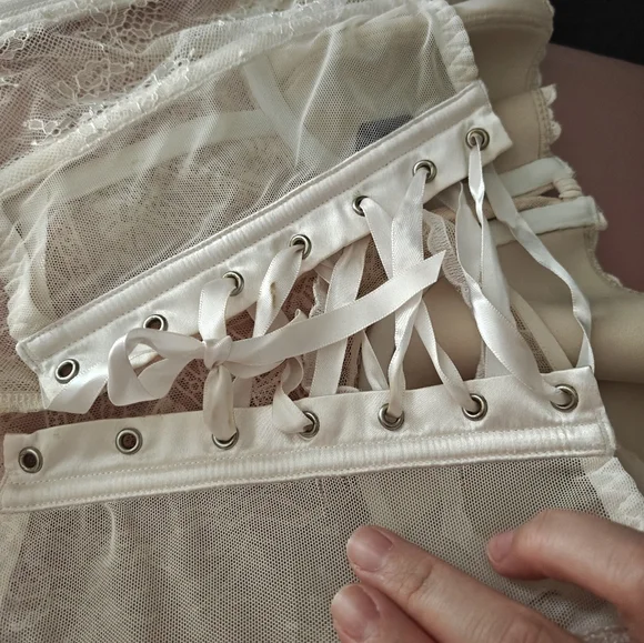 Victoria's Secret Corset Top 36D - Picture 7 of 8